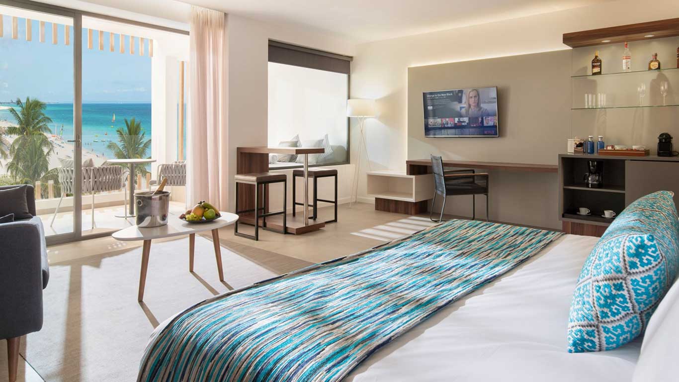 Jr Suite with outdoor jacuzzi at Majestic Elegance Costa Mujeres